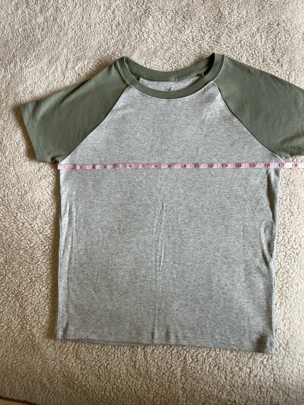 Hollister Grey and Olive Green Raglan Baseball T - Picture 3 of 4